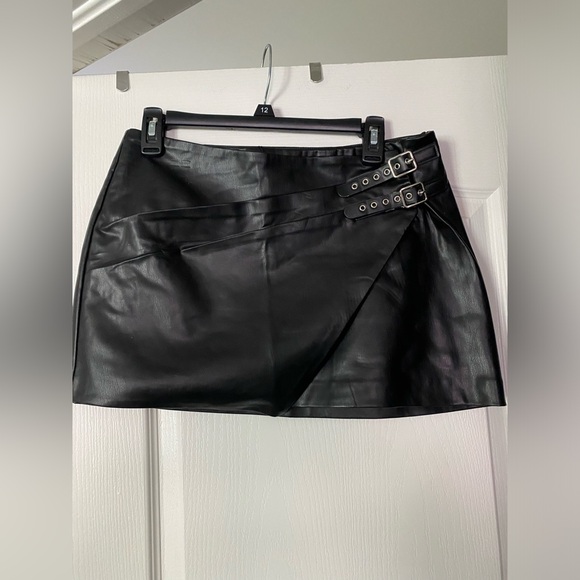 Zara black pleather skirt medium - Picture 1 of 5